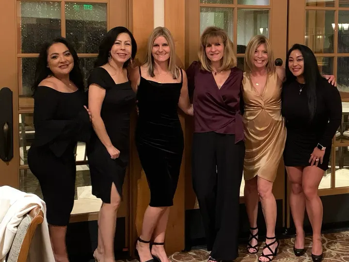 Toasting to Teal 2022 event photo 9