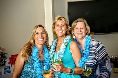 Janet With Sisters at Toasting to Teal 2016